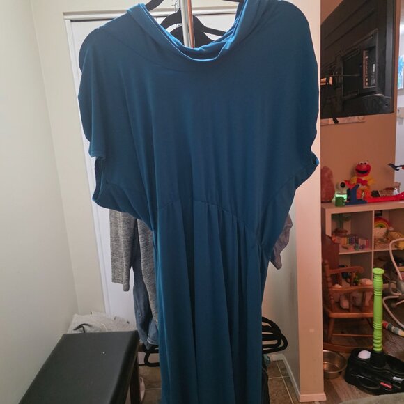 Boutique Maternity Wear Bundle – Designer Comfort Meets Everyday Elegance - Picture 4 of 15